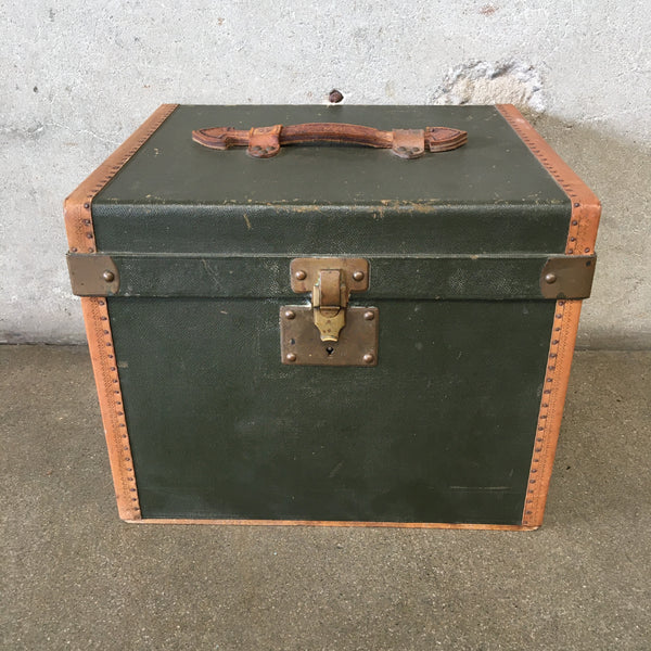 Vintage Trunk Made In France For Au-Touriste Paris Product Image