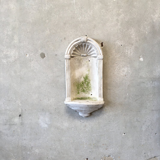 Vintage Concrete Font / Niche
