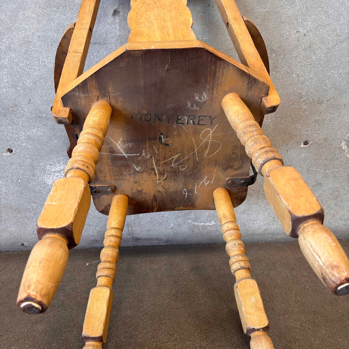Monterey Furniture Captains Chair #2 Ivory Finish