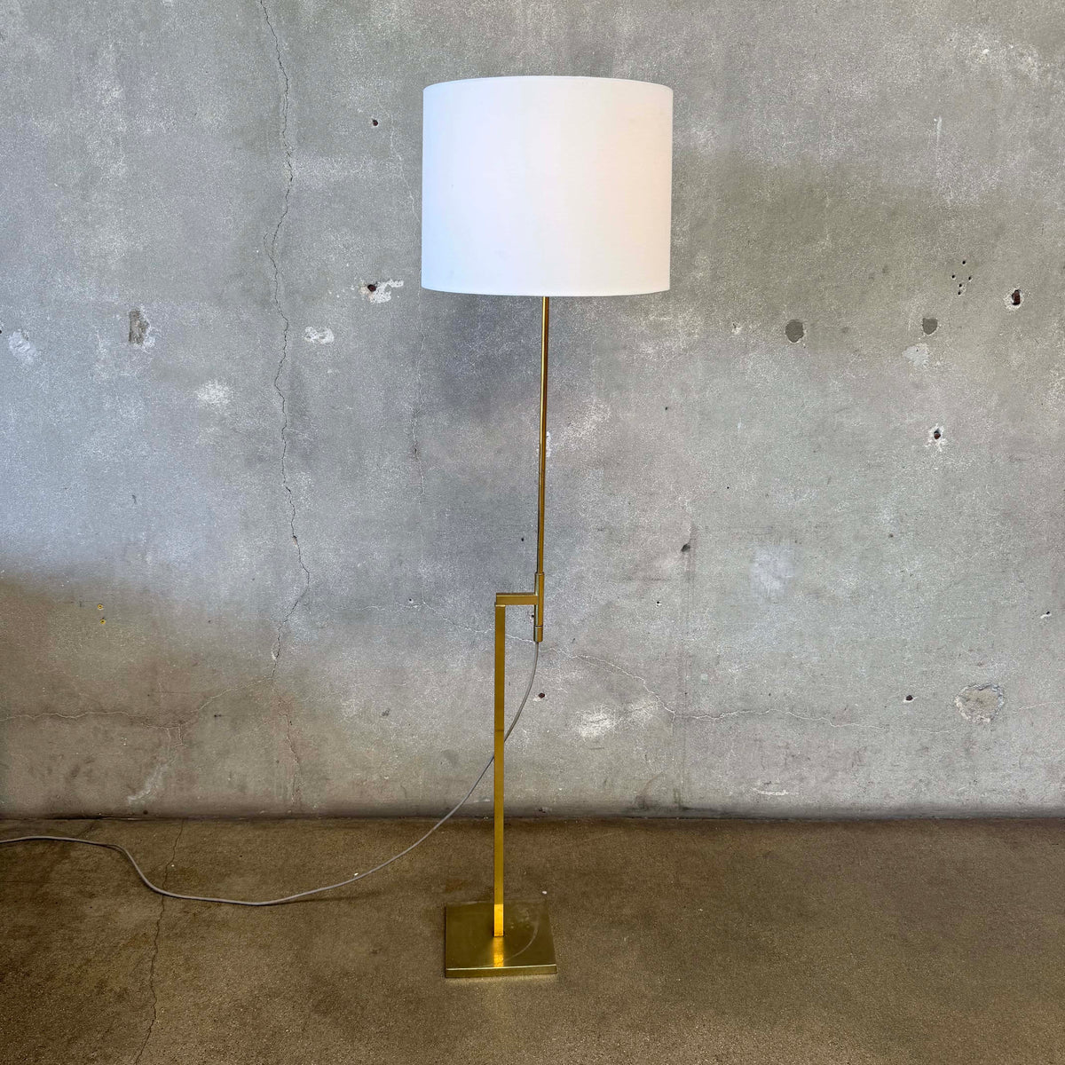 1960's Laurel Lamp Company Telescoping Adjustable Brass Floor Lamp