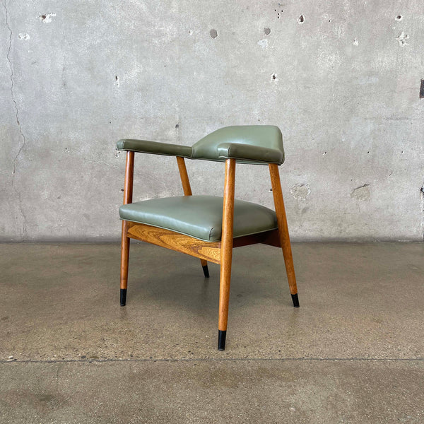 Mid Century Modern Chair by Shelby Williams Product Image