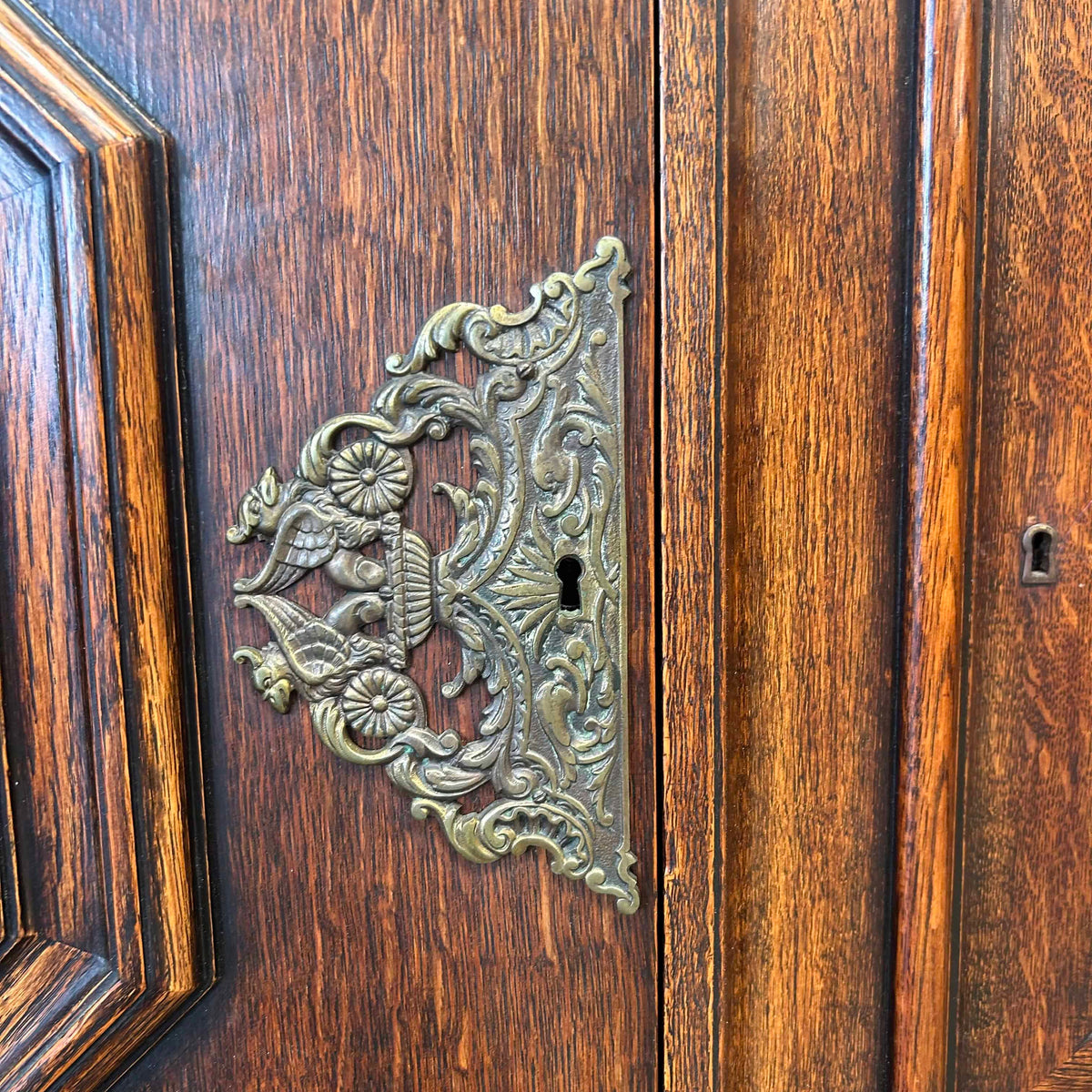 Quarter Sawn Oak Vintage Sideboard/ Credenza - No Key