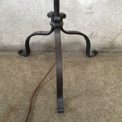 Early Mason MFG Monterey Furniture Iron Lamp