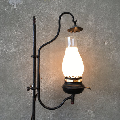 Early Mason MFG Monterey Furniture Iron Lamp