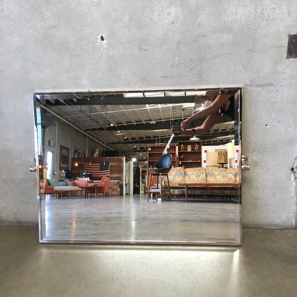 RH Traditional Pivoting Mirror in Polished Chrome
