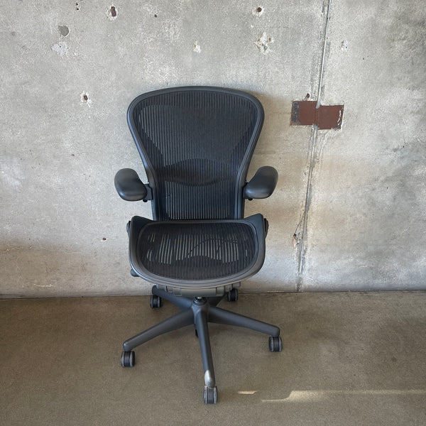 Herman Miller Aeron Chair Size 6 (#2)
