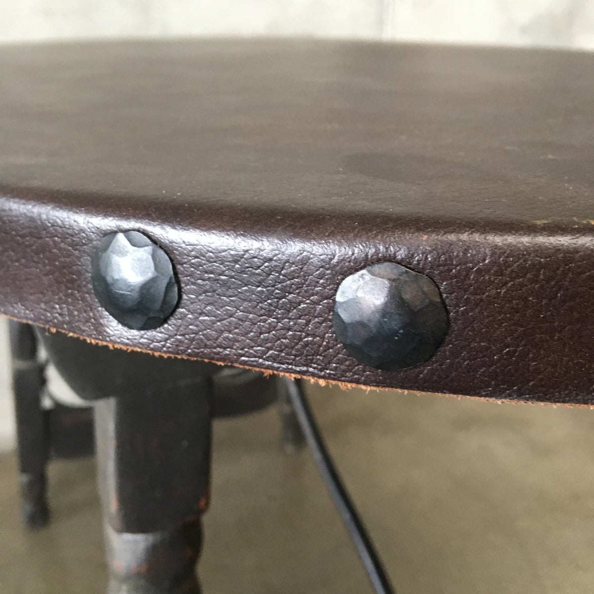 Monterey Furniture Oval Console Table w/Iron Stretchers & Leather Top