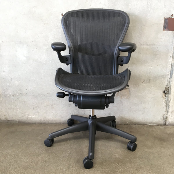 Herman Miller Aeron Chair Size B
