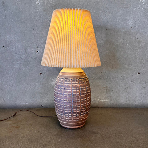 Vintage & Mid-Century Table Lamps