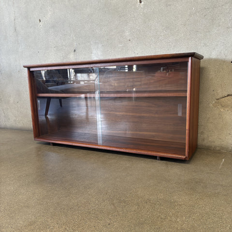 Explore Timeless Mid-Century Modern Furniture