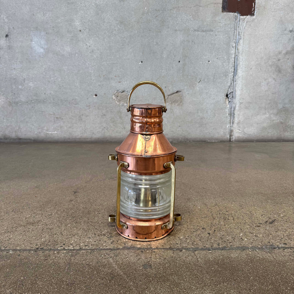 Tung Woo Anchor Light