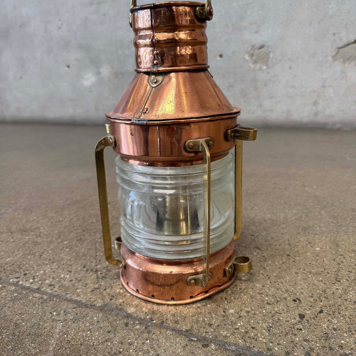 Tung Woo Anchor Light