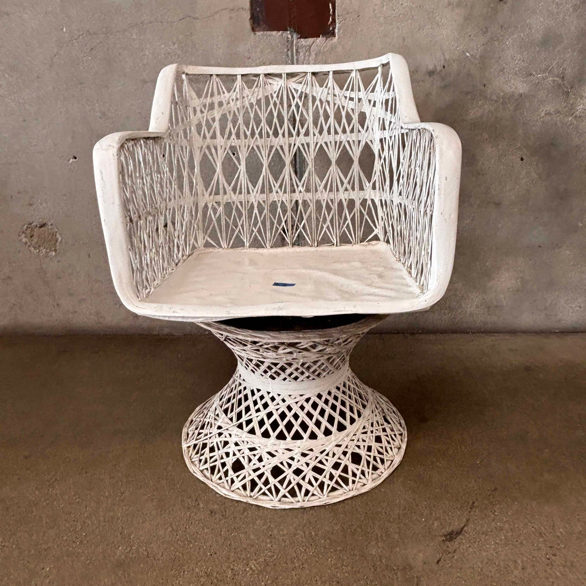 Mid Century Modern Russell Woodard Spun Fiberglass Arm Chair #1