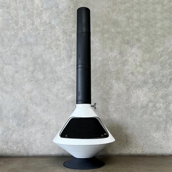 Vintage Mid Century Modern White/Black Speckles Porcelain Enamel Finish Majestic Fireplace