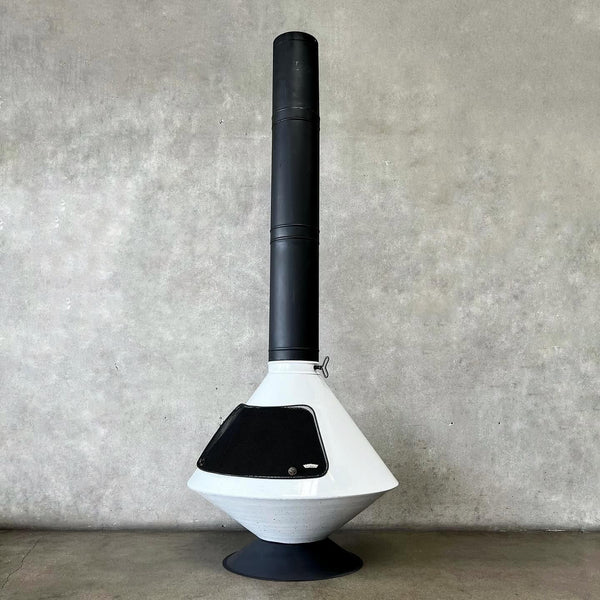 Vintage Mid Century Modern White/Black Speckles Porcelain Enamel Finish Majestic Fireplace