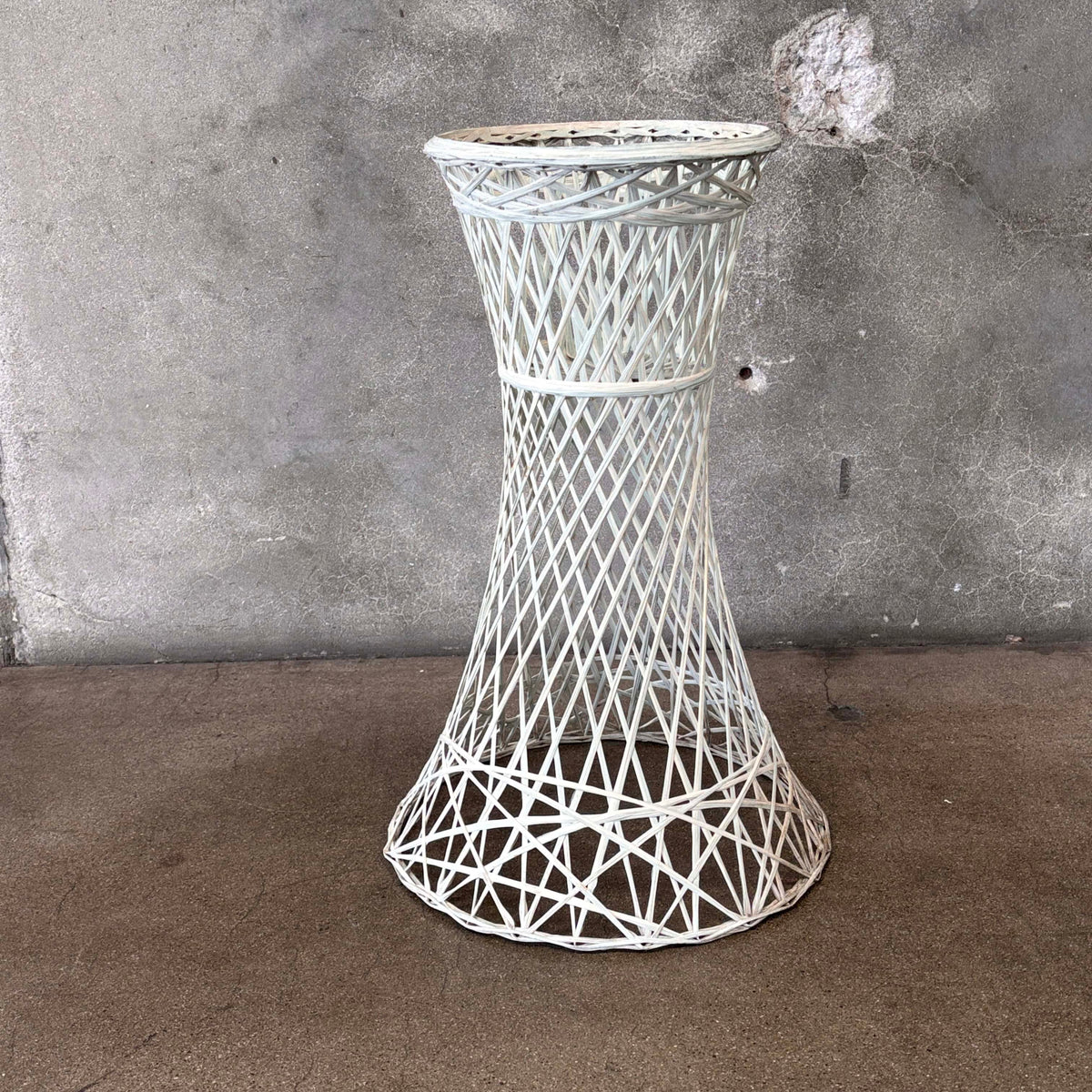 Russell Woodard Spun Fiberglass Plant Stand