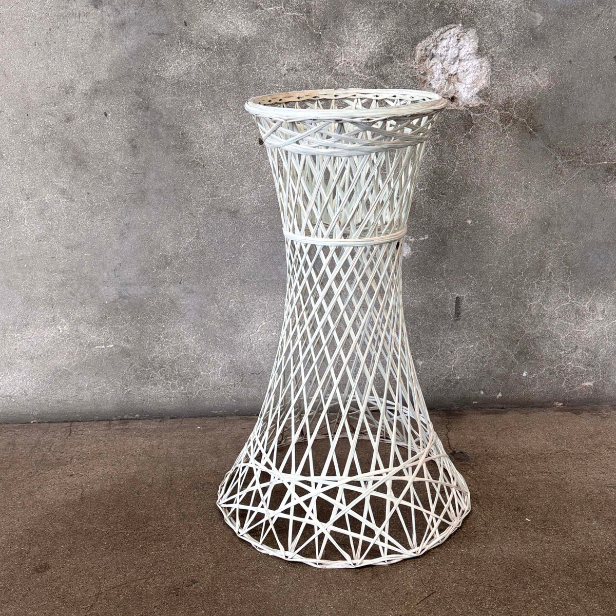Russell Woodard Spun Fiberglass Plant Stand