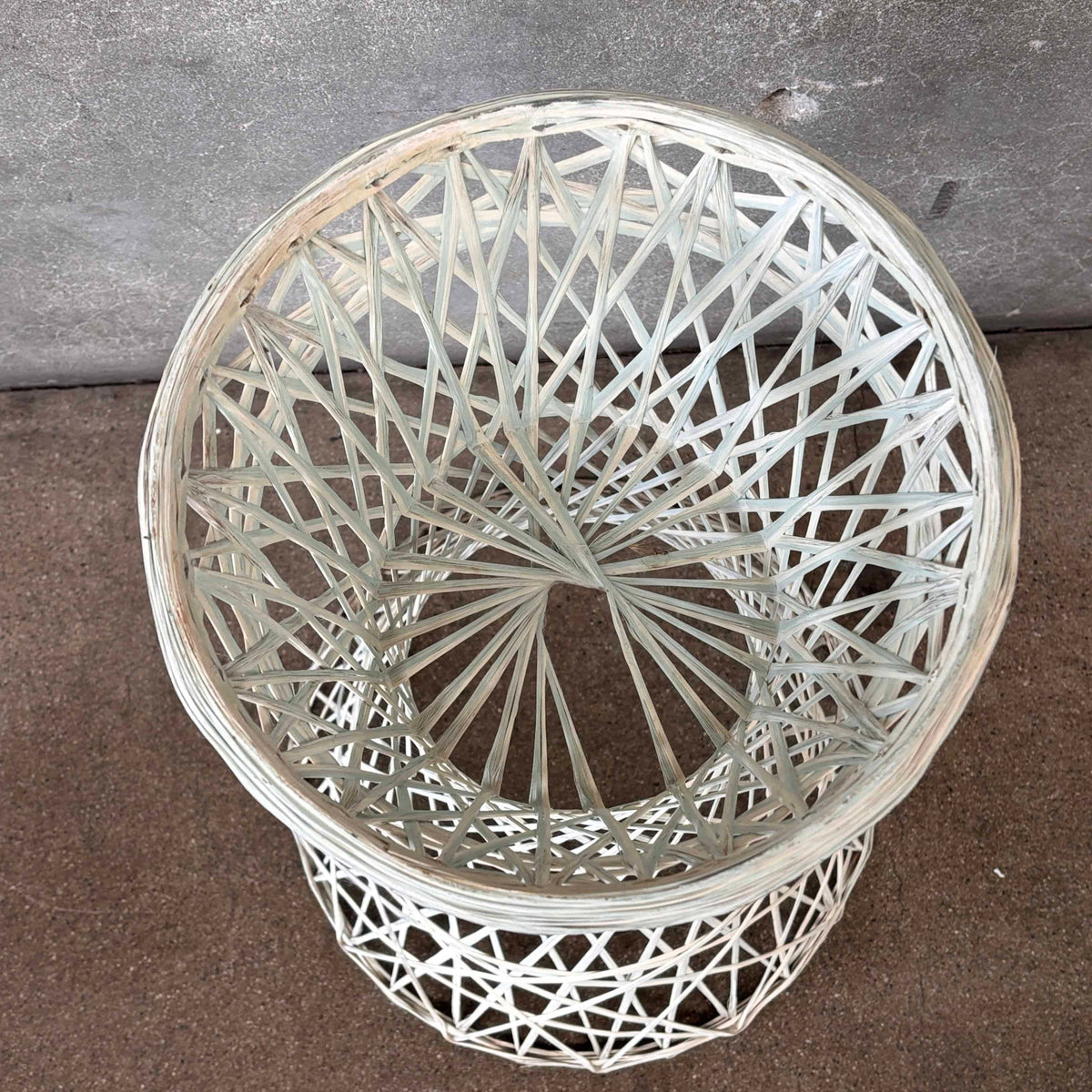 Russell Woodard Spun Fiberglass Plant Stand