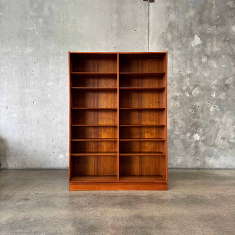 Vintage Storage Furniture: Dressers, Cabinets & Credenzas