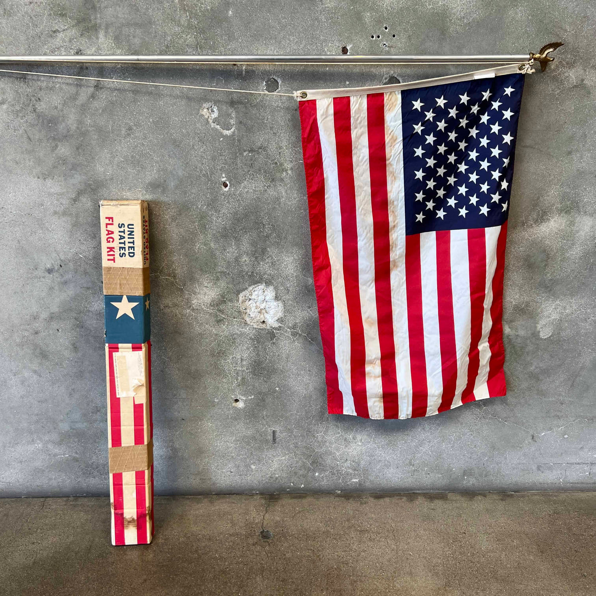 Vintage United States Flag Kit In Original Box With Eagle Topper