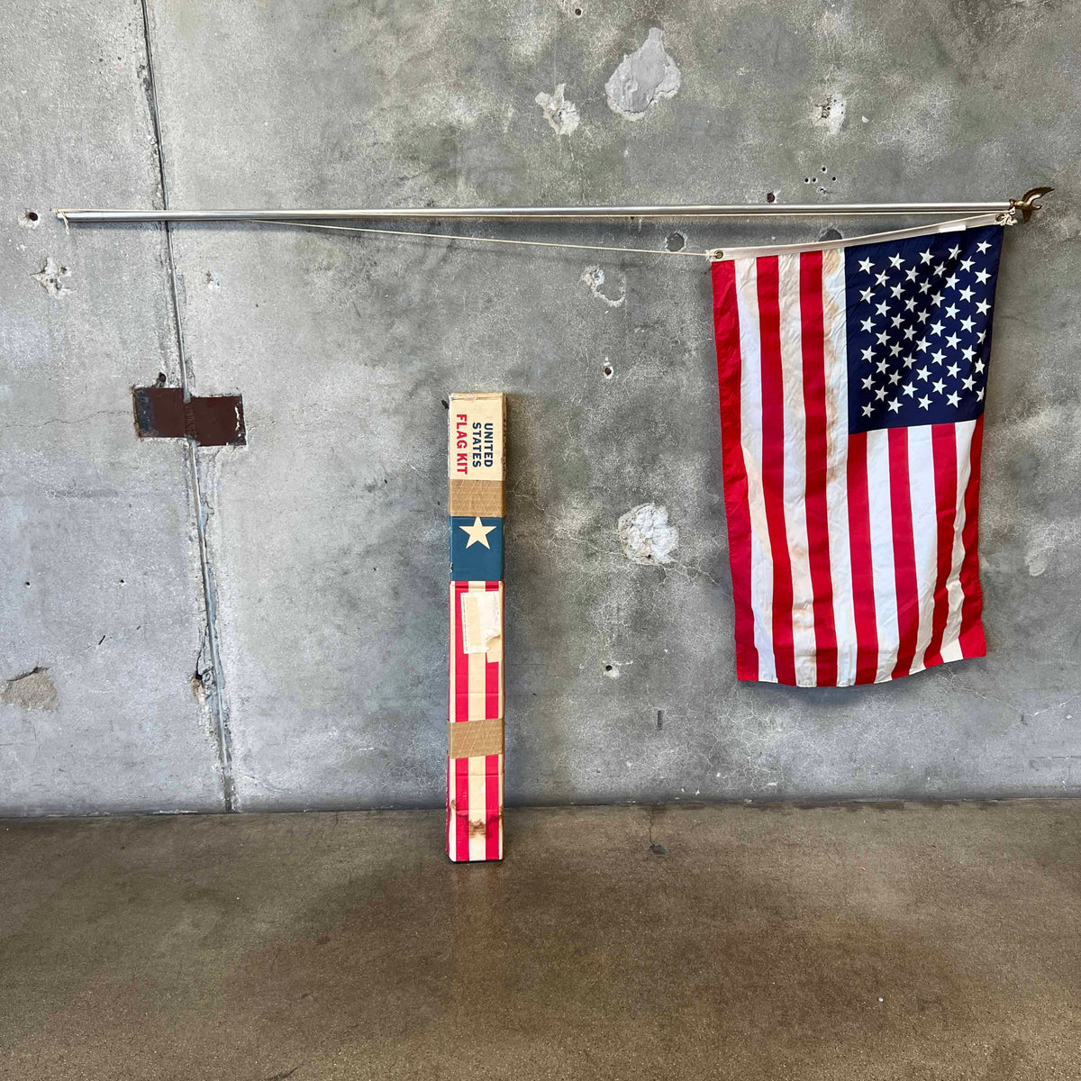 Vintage United States Flag Kit In Original Box With Eagle Topper