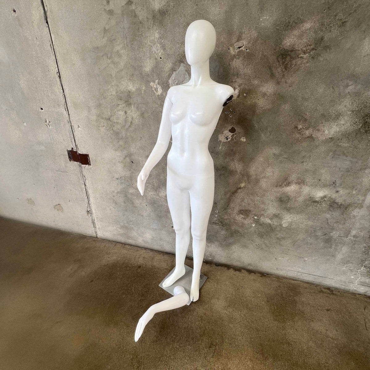 Mannequin With Chrome Stand w/Removeable Magnetic Arms