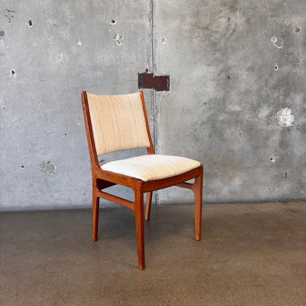 Mid Century Modern Vintage D-Scan Chair