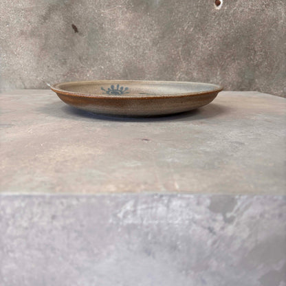Doris De Larios Ceramic Cat Plate - 1933-2018