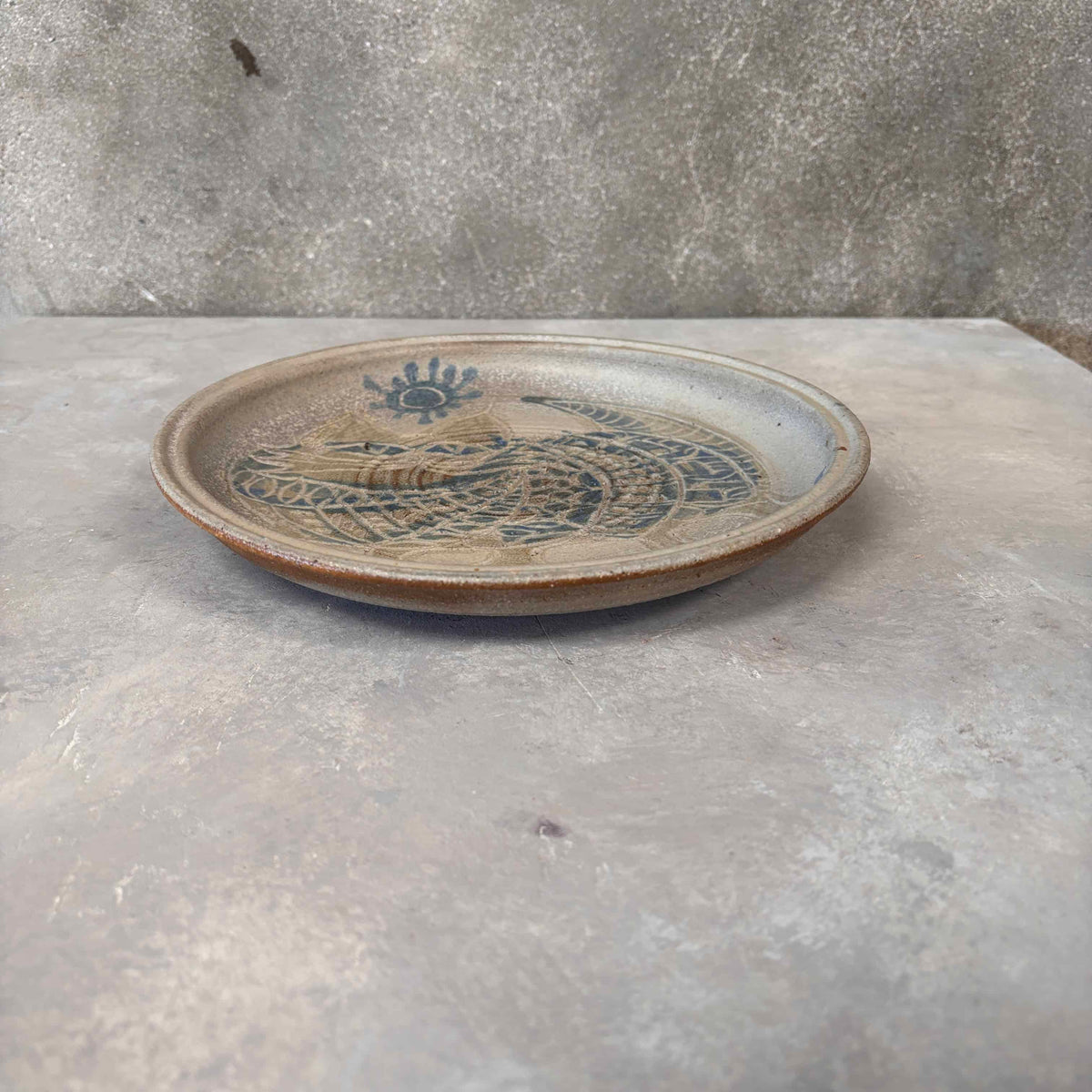 Doris De Larios Ceramic Cat Plate - 1933-2018