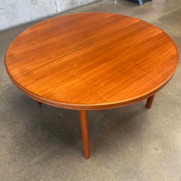 Mid Century Dining Table With Two Leaf Extention
