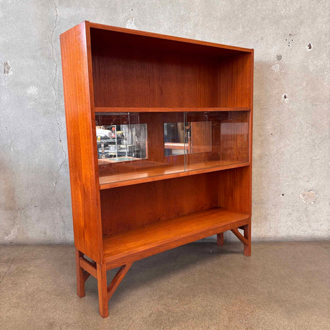 Vintage Storage Furniture: Dressers, Cabinets & Credenzas