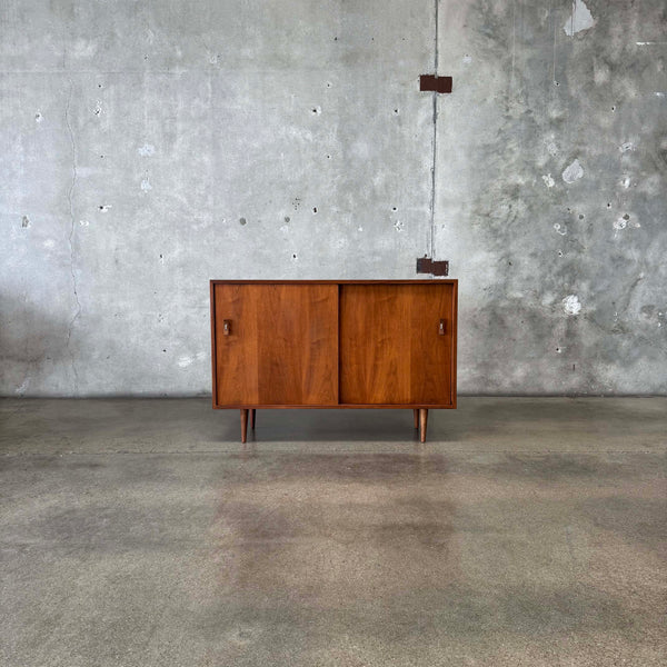 Mid Century Modern Credenza In Walnut By Glenn of California