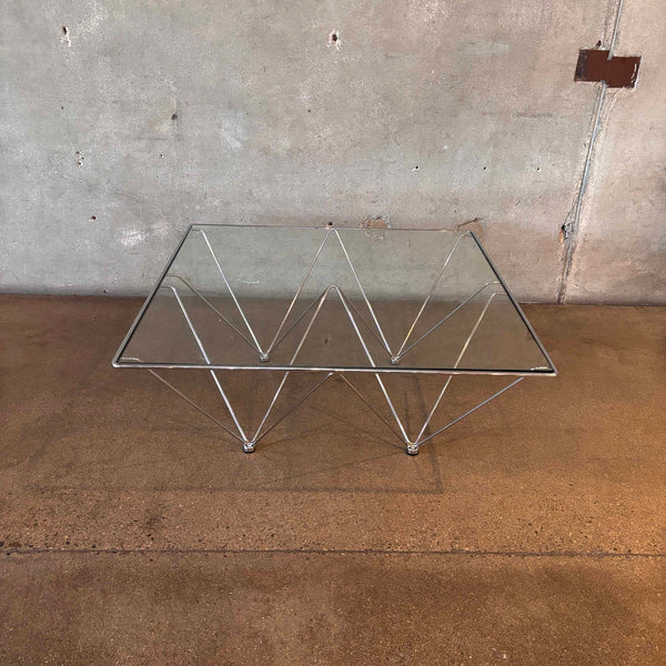 Paula Pira Pyramid Table