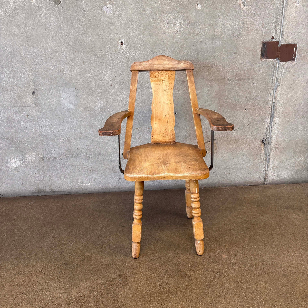 Monterey Furniture Captains Chair #1 Ivory Finish