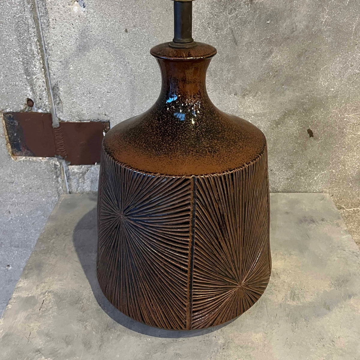 David Cressey & Robert Maxwell Table Lamp - Brown Glaze w/ Sunburst Pattern