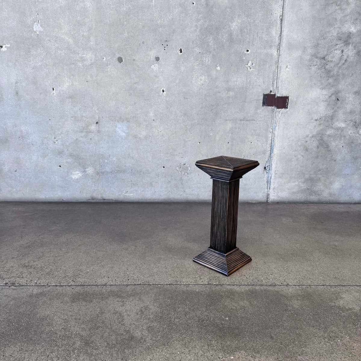 Vintage Split Reed Pedestal