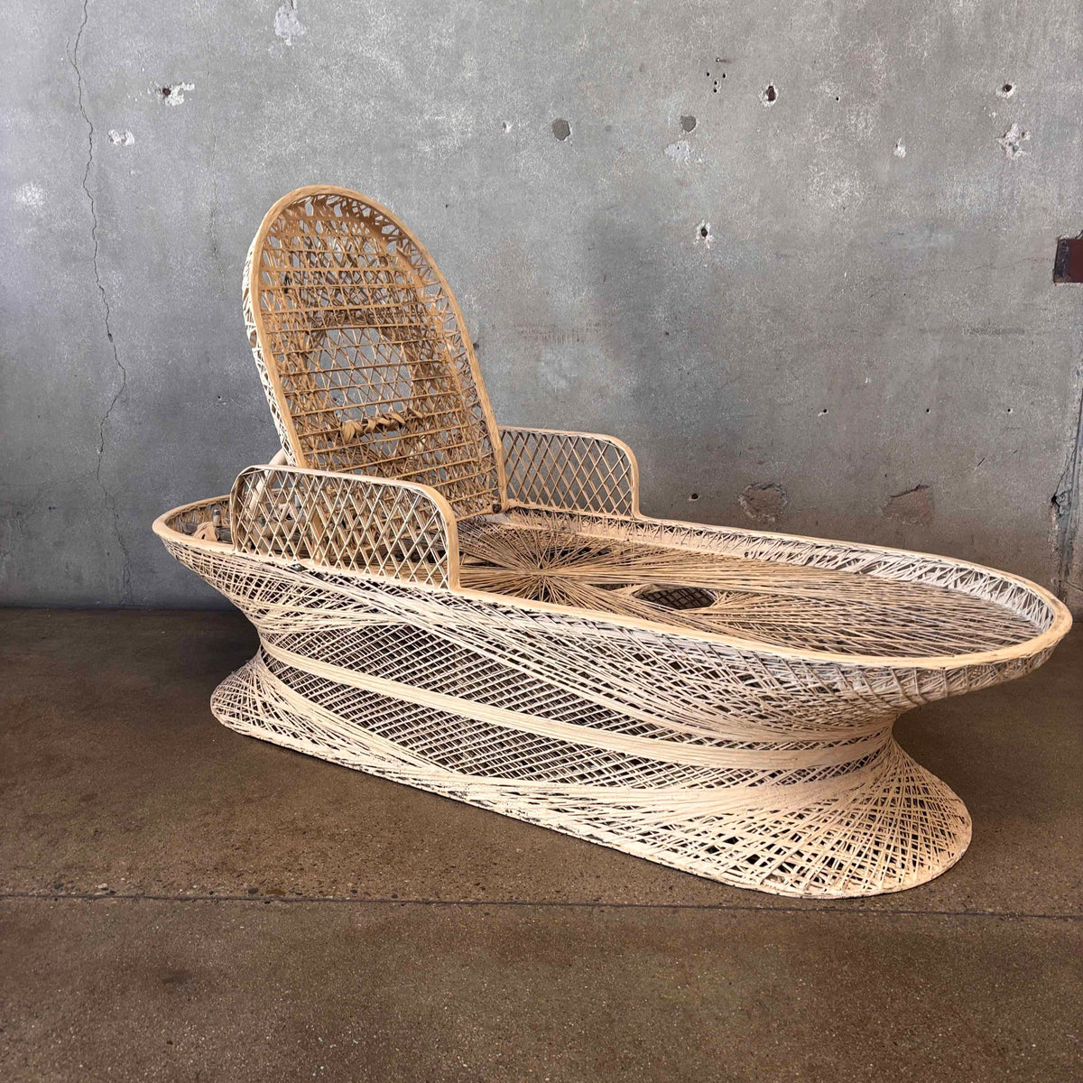 Mid Century Spun Fiberglass Lounger By Russell Woodard