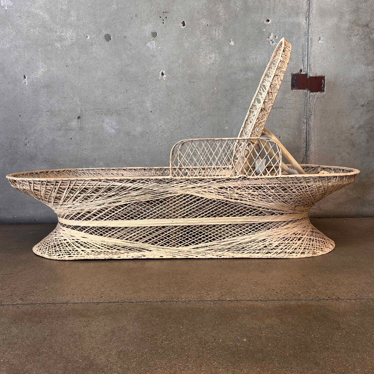 Mid Century Spun Fiberglass Lounger By Russell Woodard