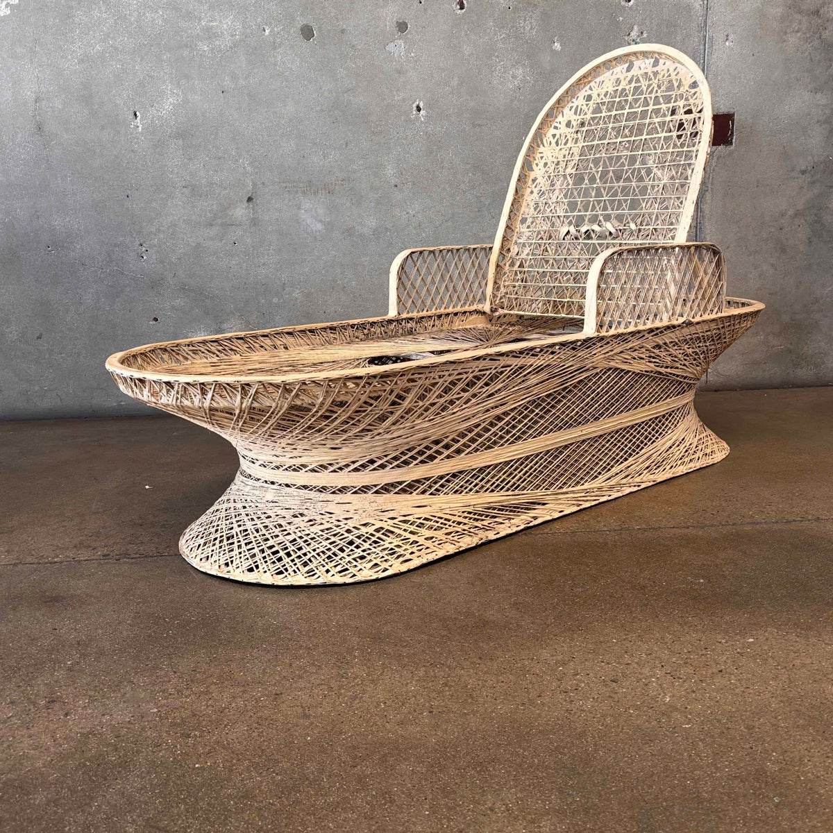 Mid Century Spun Fiberglass Lounger By Russell Woodard