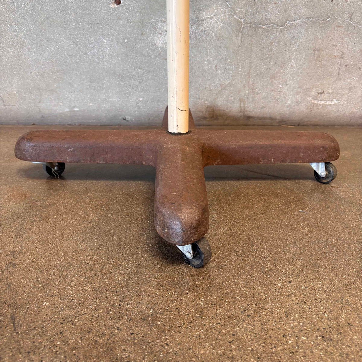 1950s Castle Sybron Medical Rolling Floor Surgery Lamp