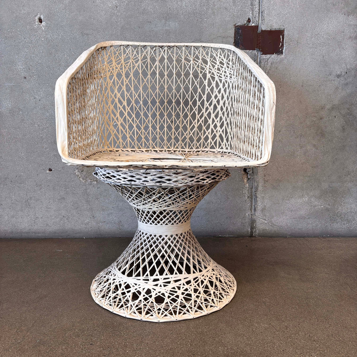 Mid Century Modern Spun Fiberglass Chair