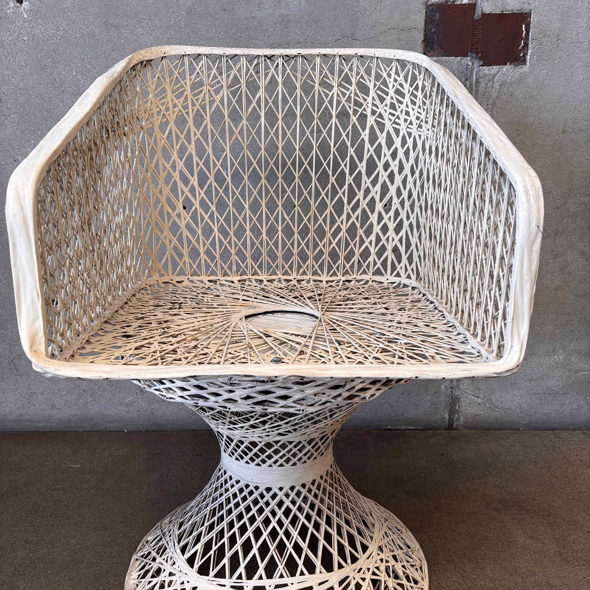 Mid Century Modern Spun Fiberglass Chair