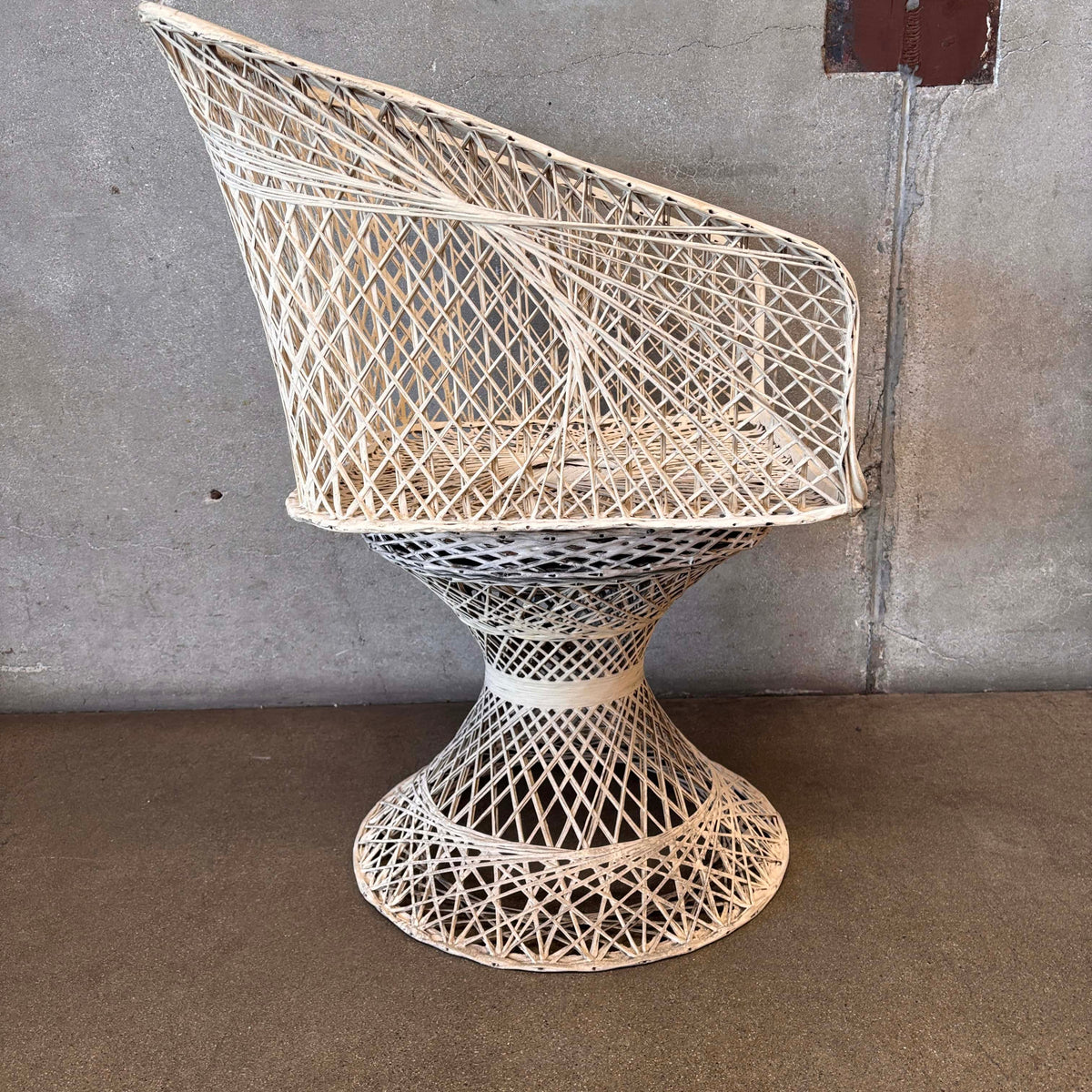 Mid Century Modern Spun Fiberglass Chair