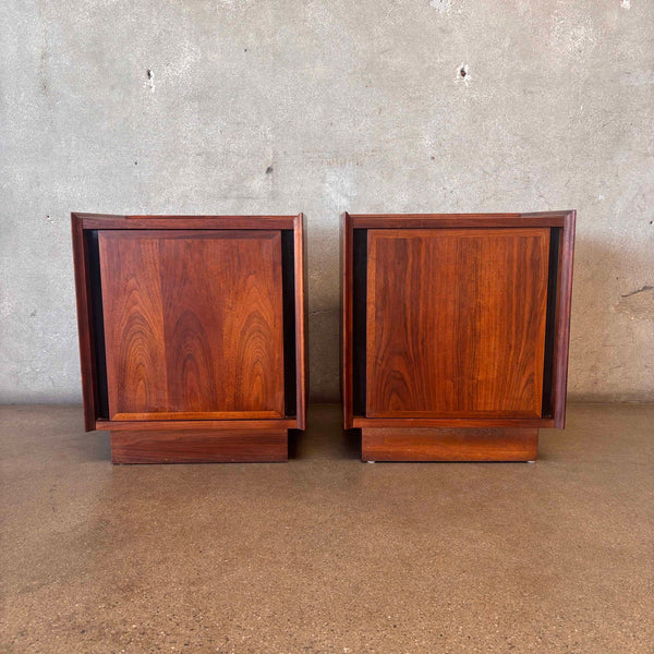 Pair of 1965 Mid Century Modern Dillingham "Esprit" Nightstand