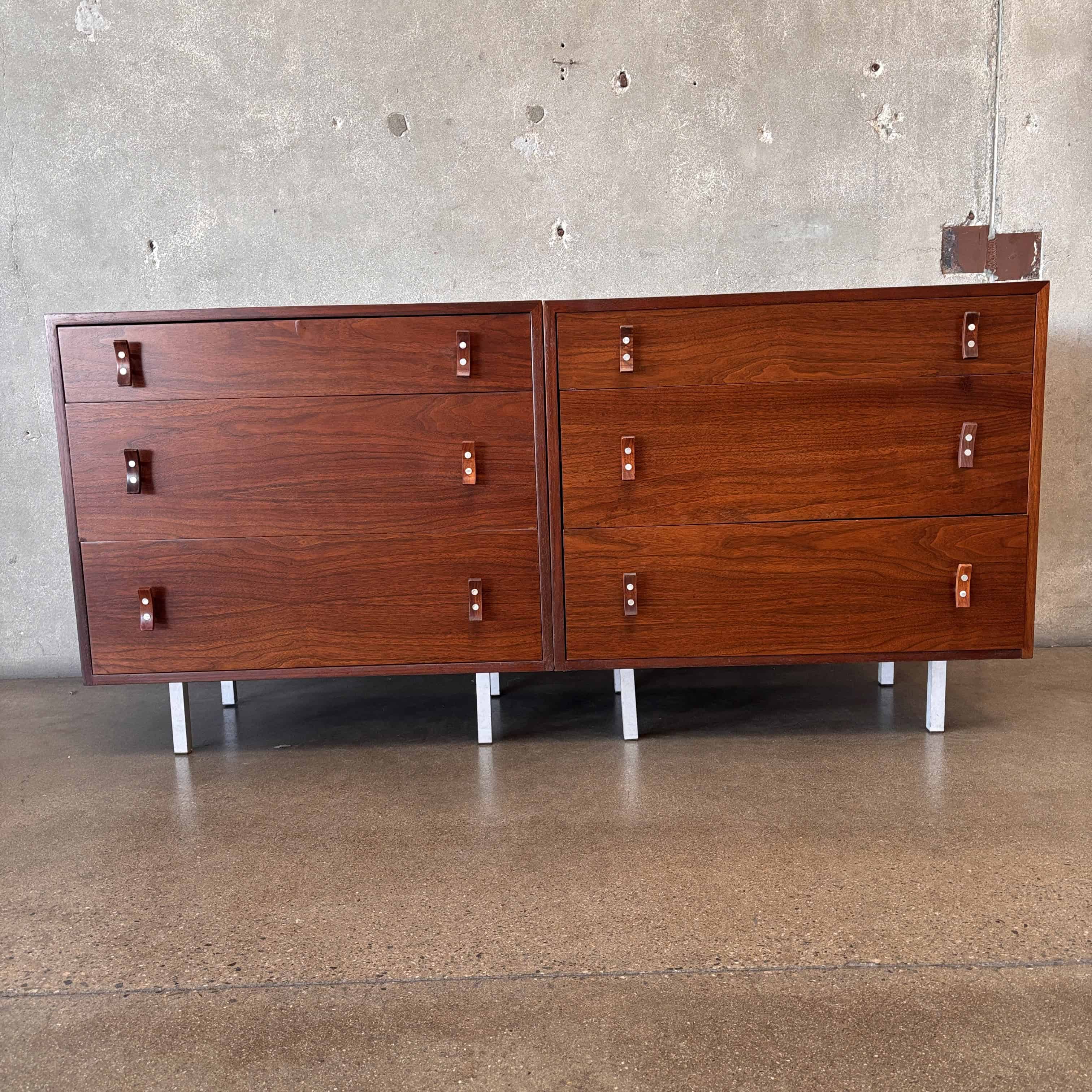 Vintage Mid Century Modern Stanley Young Walnut Eight Drawer Dresser Vintage Mid Century Modern Stanley Young Walnut Eight Drawer Dresser