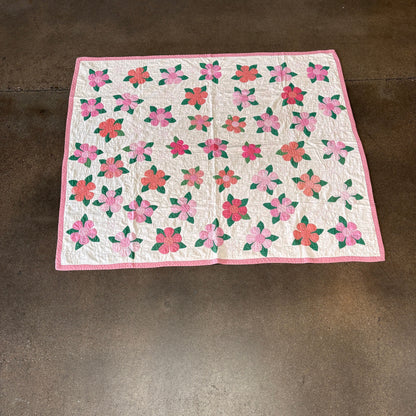 1940s Vintage Floral Applique Handmade Coverlet