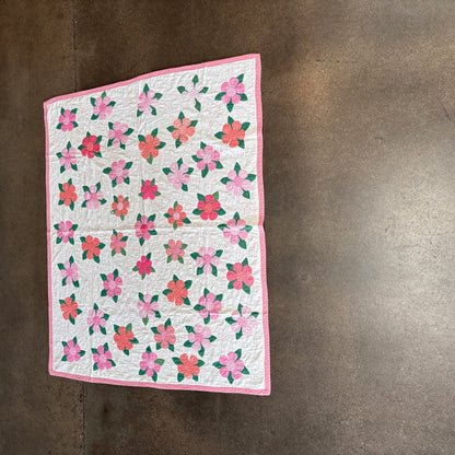 1940s Vintage Floral Applique Handmade Coverlet