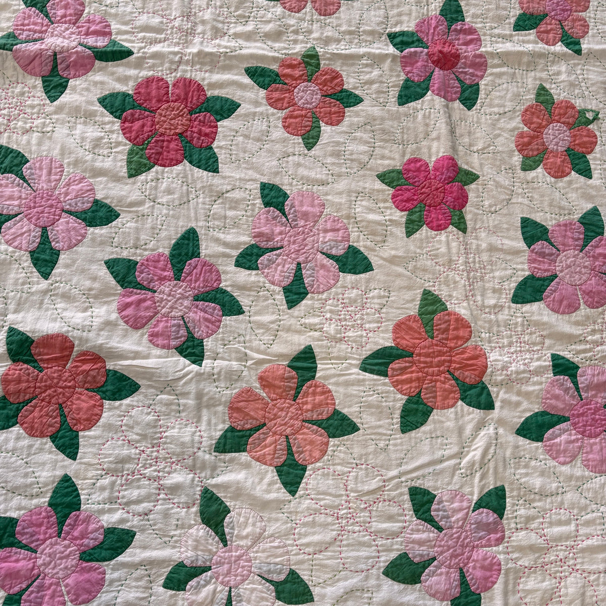 1940s Vintage Floral Applique Handmade Coverlet