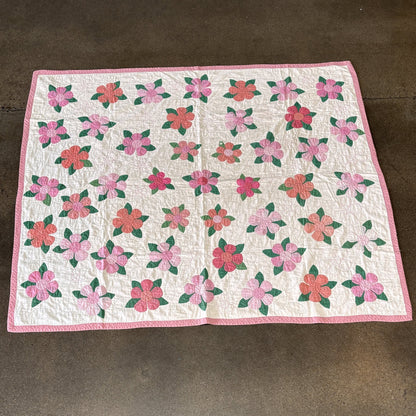 1940s Vintage Floral Applique Handmade Coverlet