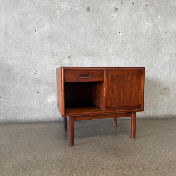 Jack Cartwright for Founders Mid Century Walnut Nightstand